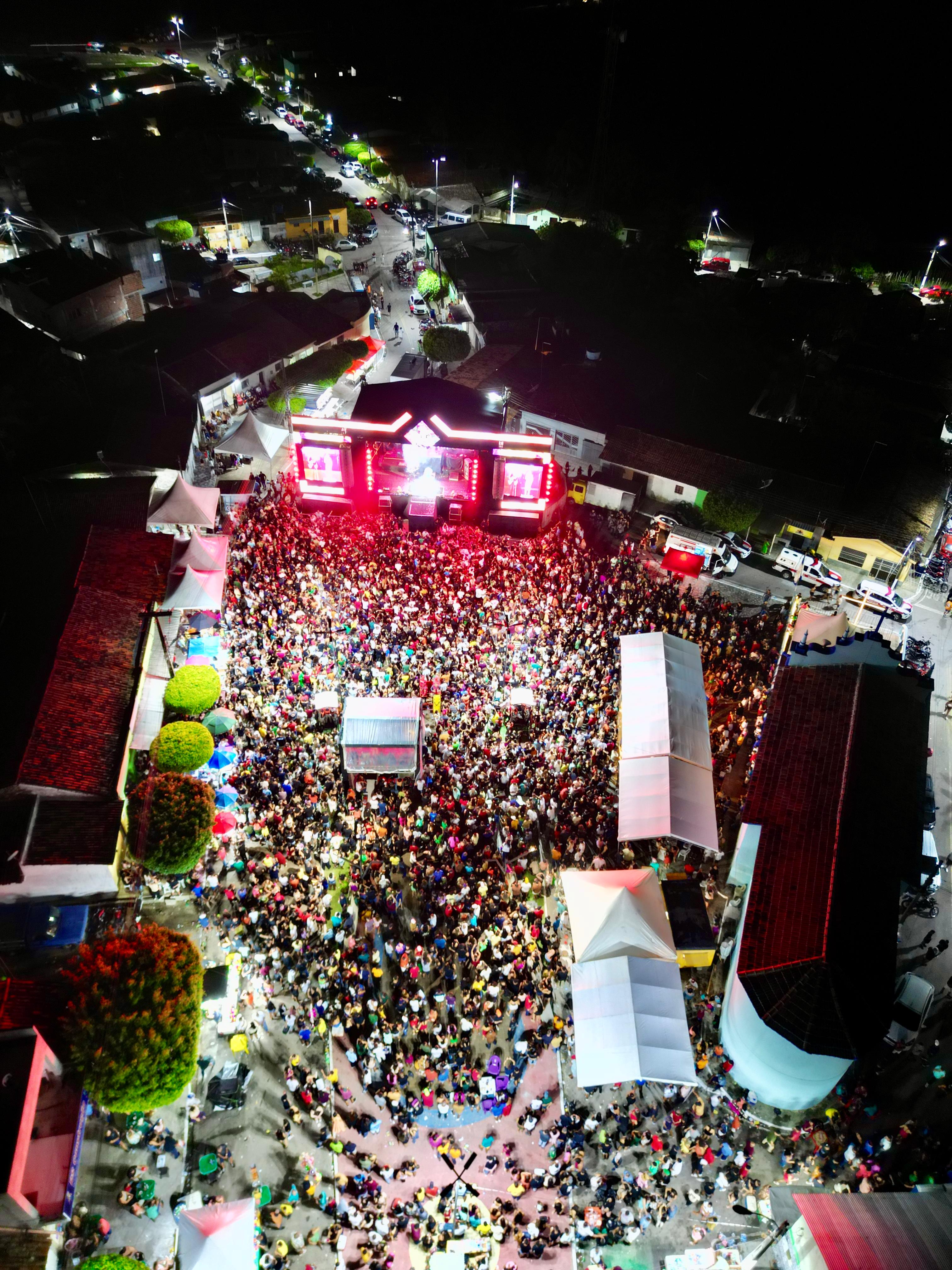 PREFEITO FÁBIO ROLIM CELEBRA O SUCESSO DA FESTA DE NOSSA SENHORA DAS DORES 2025 EM CALDAS BRANDÃO