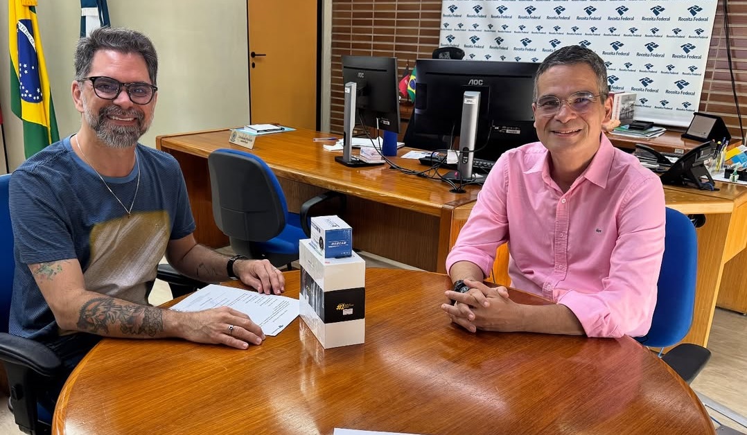 CALDAS BRANDÃO RECEBE EQUIPAMENTOS DA RECEITA FEDERAL PARA FORTALECER ATENDIMENTO NO PAV